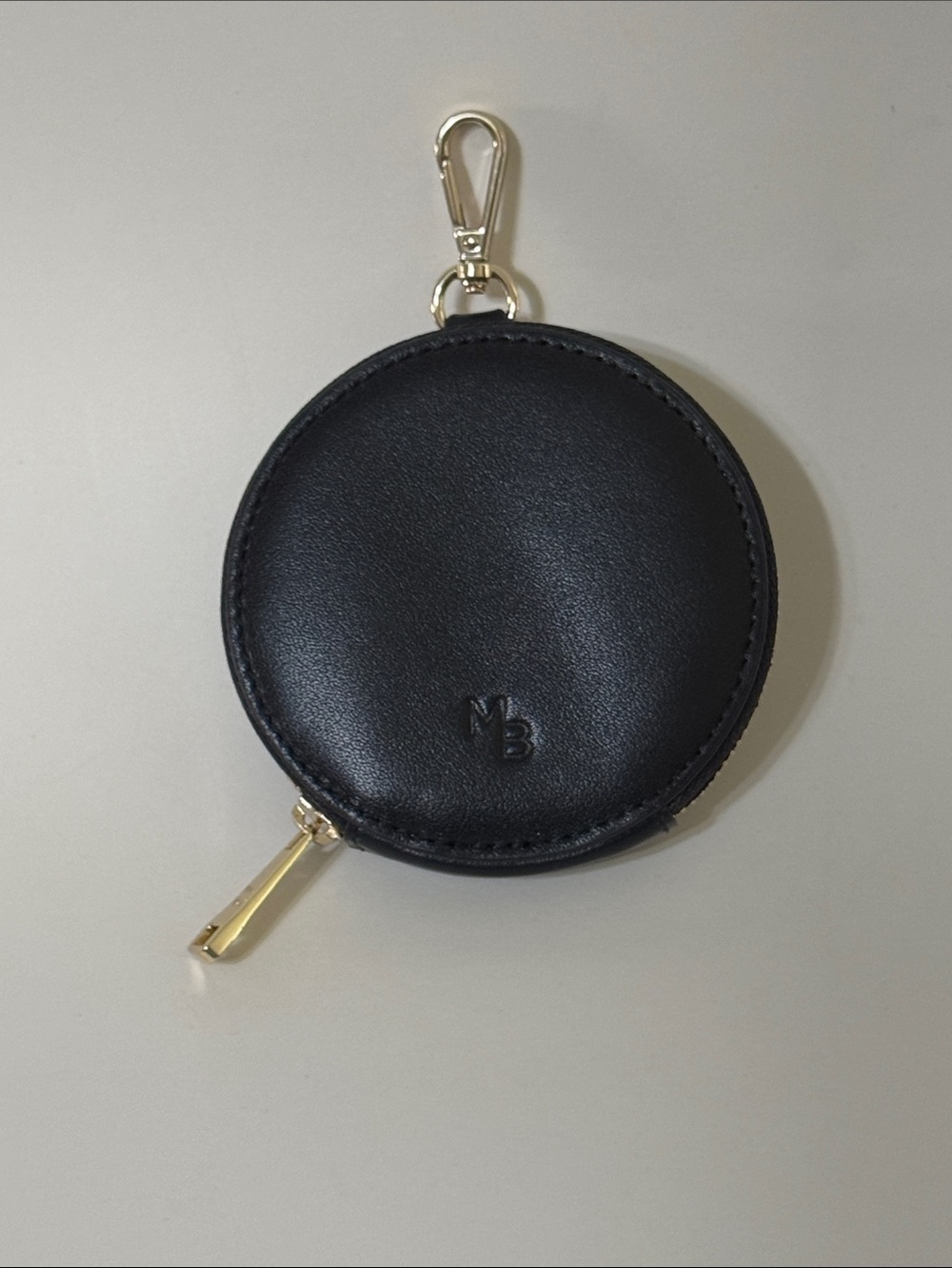Mina Baie Bubs Round Black Leather Zip Coin Case with Gold Clip Bag Charm